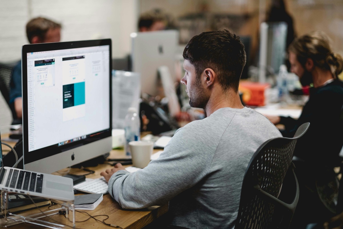 How to Optimize Your B2B Sales Funnel for Manufacturing & Wholesale Trade